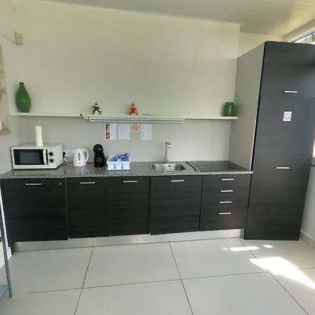 T1 - 1 Renovado, Laranjeiro Apartment