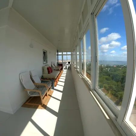 T1 - 1 Renovado, Laranjeiro Apartmán Almada
