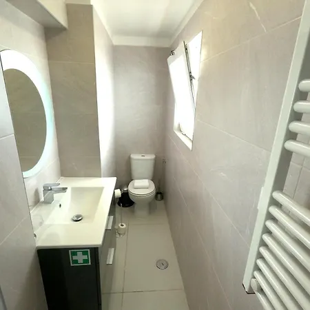 Almada, Renovated T1 1 Apartment, Laranjeiro Almada