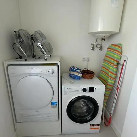 Almada, Renovated T1 1 Apartment, Laranjeiro Apartmán *