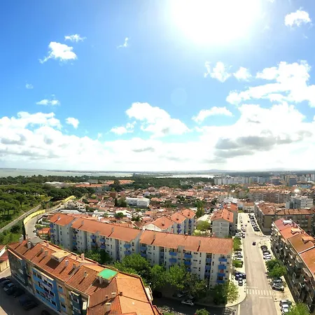 Almada, Renovated T1 1 Apartment, Laranjeiro