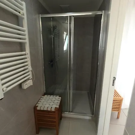 Almada, Renovated T1 1 Apartment, Laranjeiro *