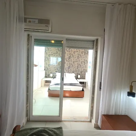 Almada, Renovated T1 1 Apartment, Laranjeiro Apartmán *