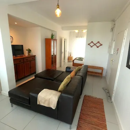 Almada, Renovated T1 1 Apartment, Laranjeiro Apartmán